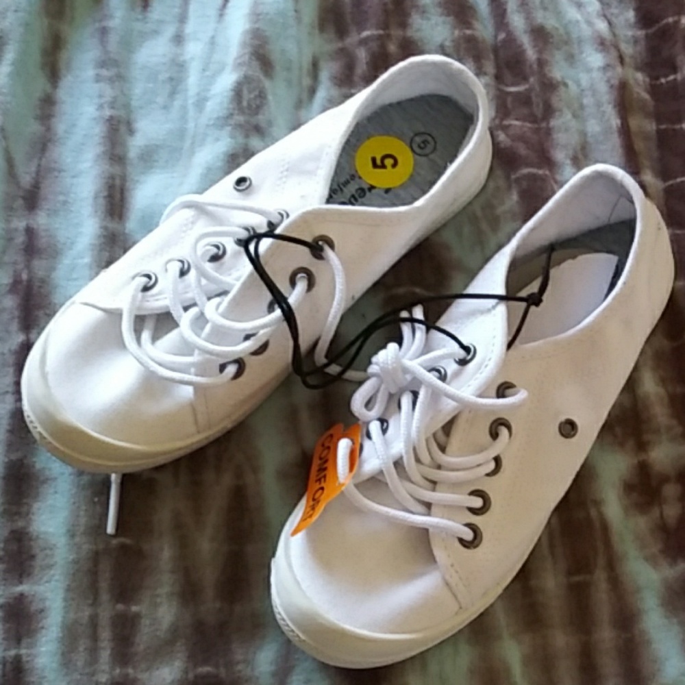 NWOT Mismarked children's shoes